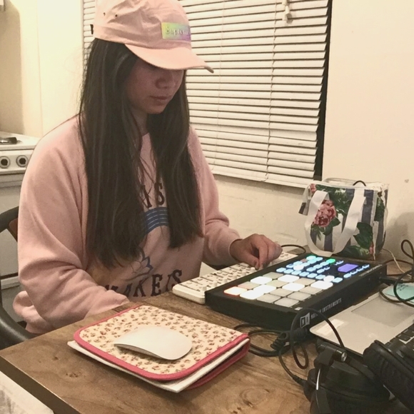 Sold Out! ๐ฆHP! SUPREME | Pink Hologram Iridescent Logo RARE Camp Cap! - Picture 6 of 8